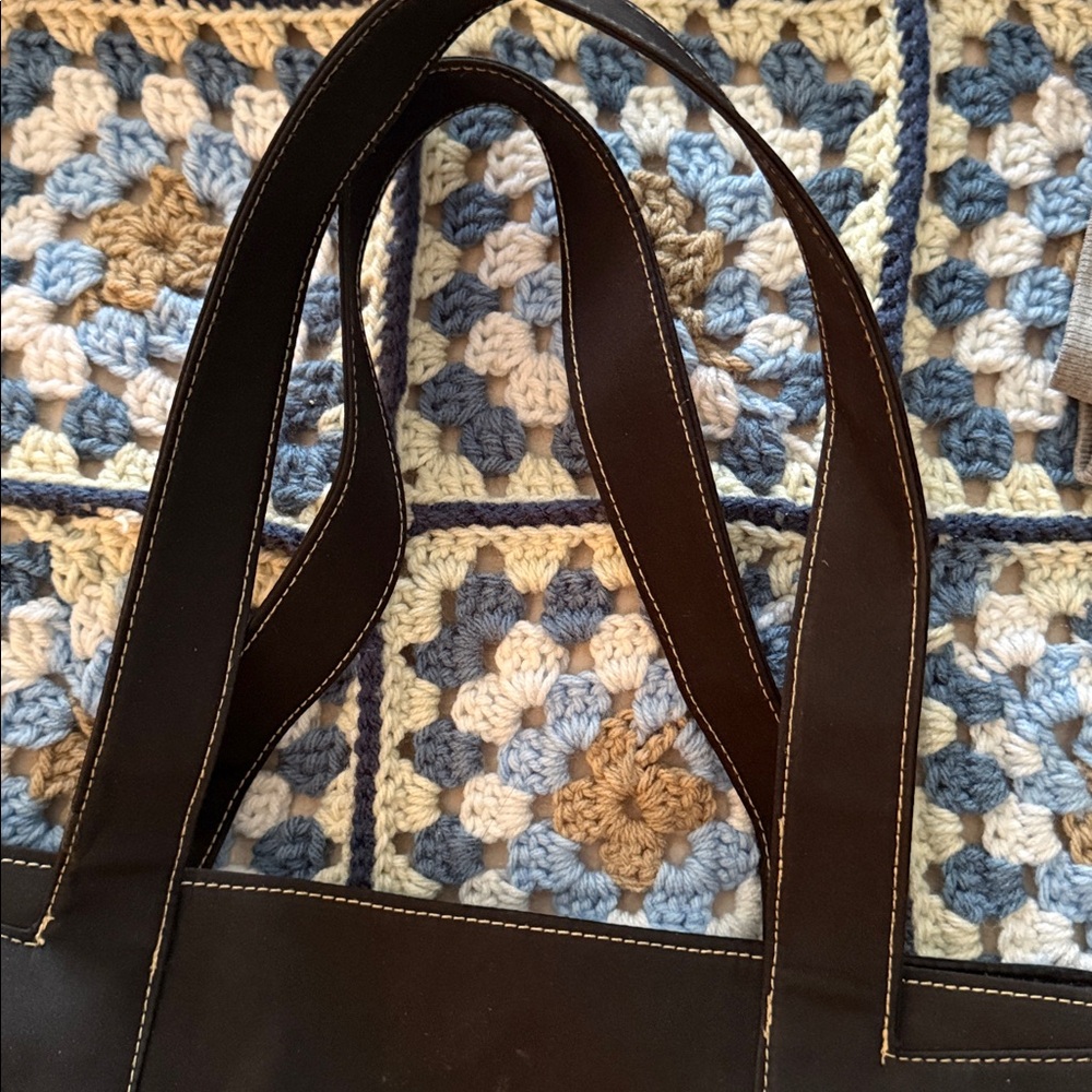 True Religion Black Tote with White Stitching - Picture 3 of 7